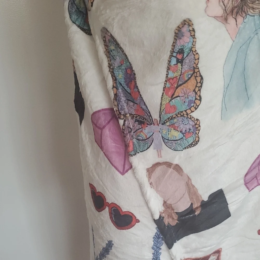 Taylor Swift Artistic Print Blanket - Multicolor